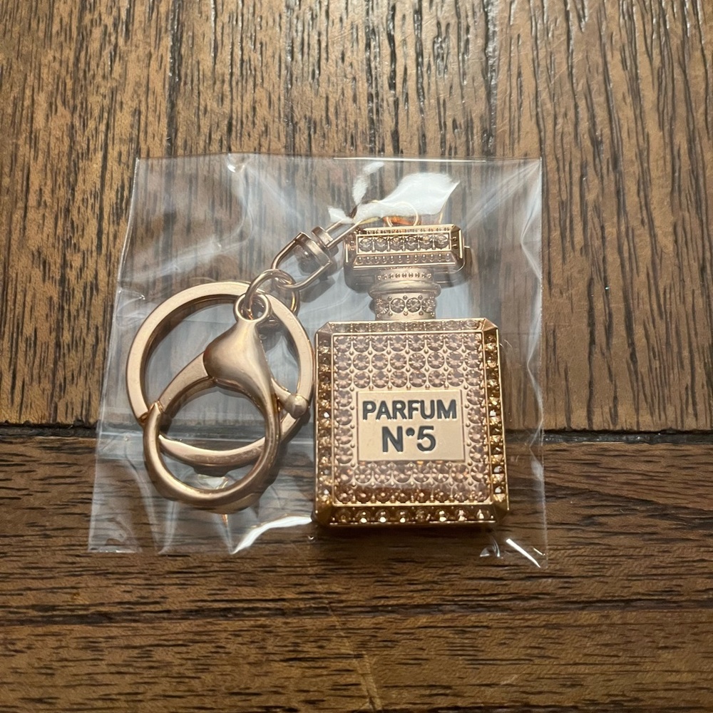 Perfume Gold Keychain - Picture 3 of 3
